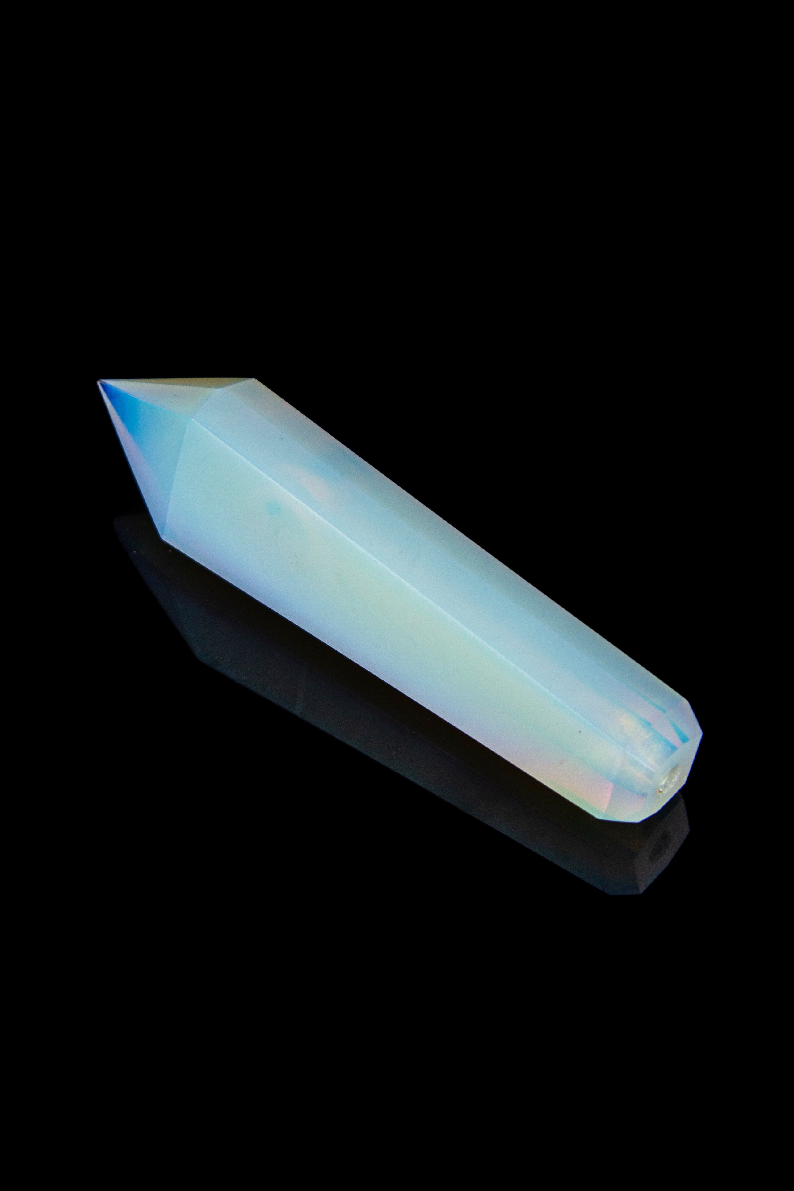 Blunt Babe Trays Opalite Crystal Gemstone Hand Pipe - A Stunning Smoking Companion