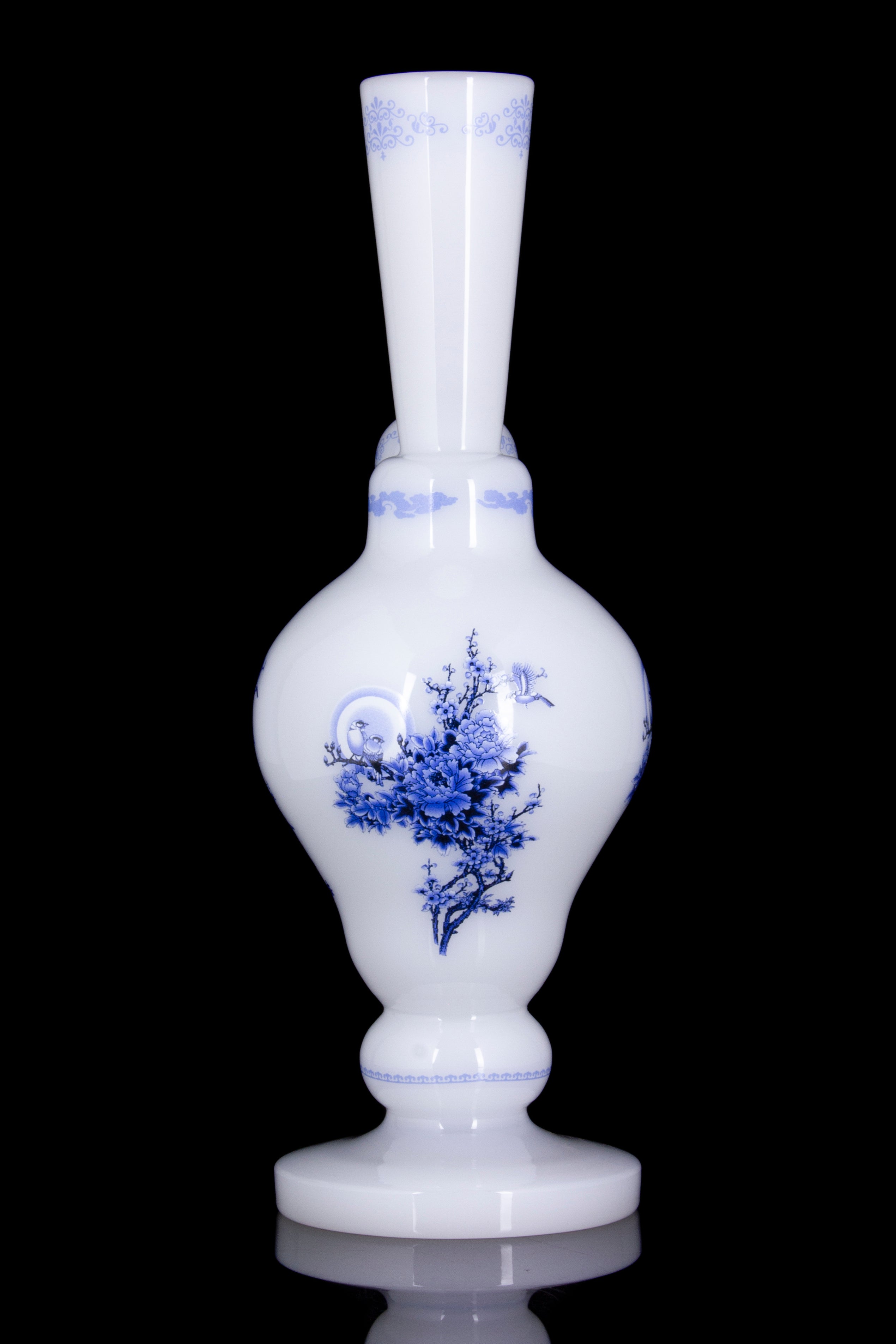 Stunning Ornate Chinese Vase Glass Bong from the Cao Cao Dynasty