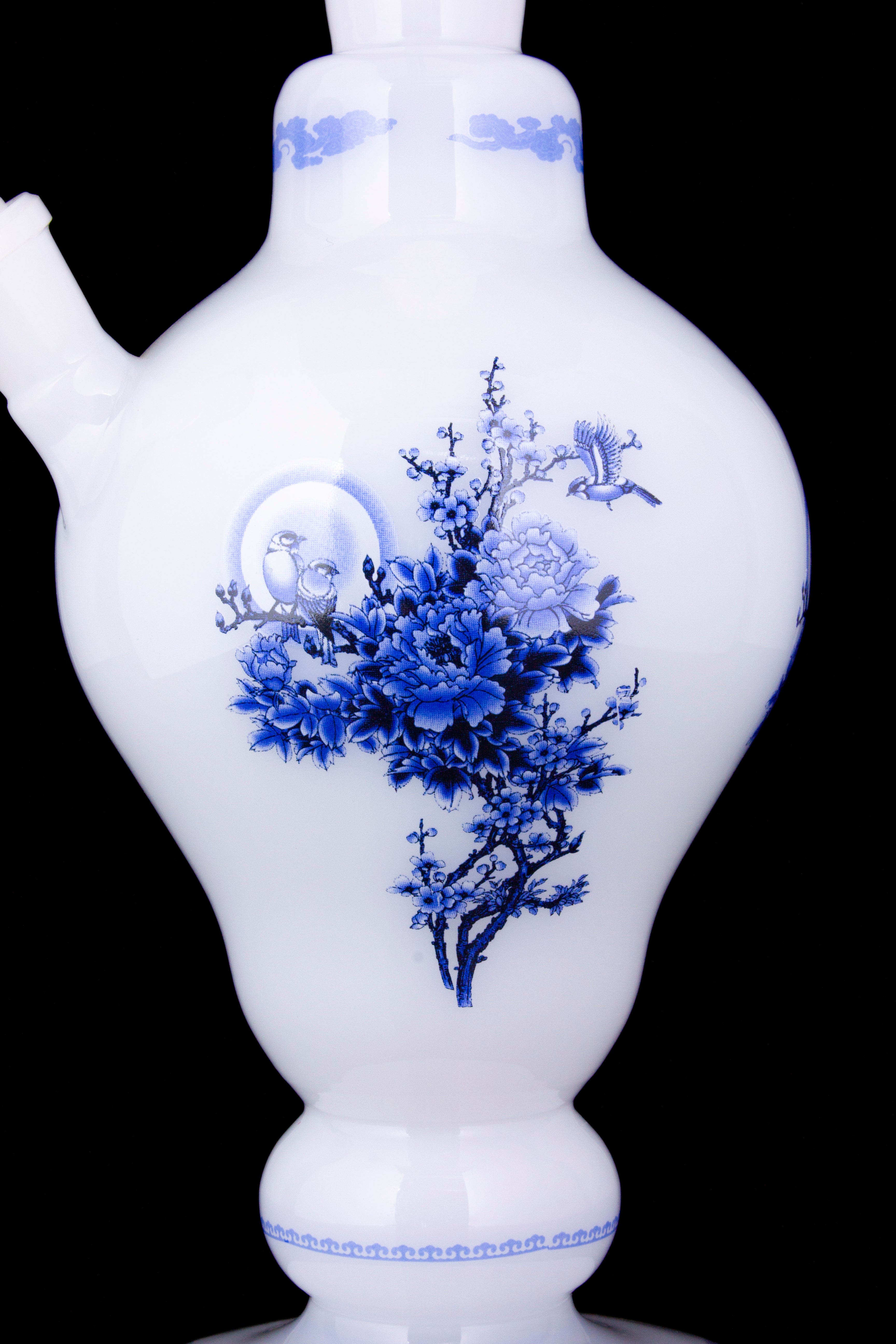 Stunning Ornate Chinese Vase Glass Bong from the Cao Cao Dynasty