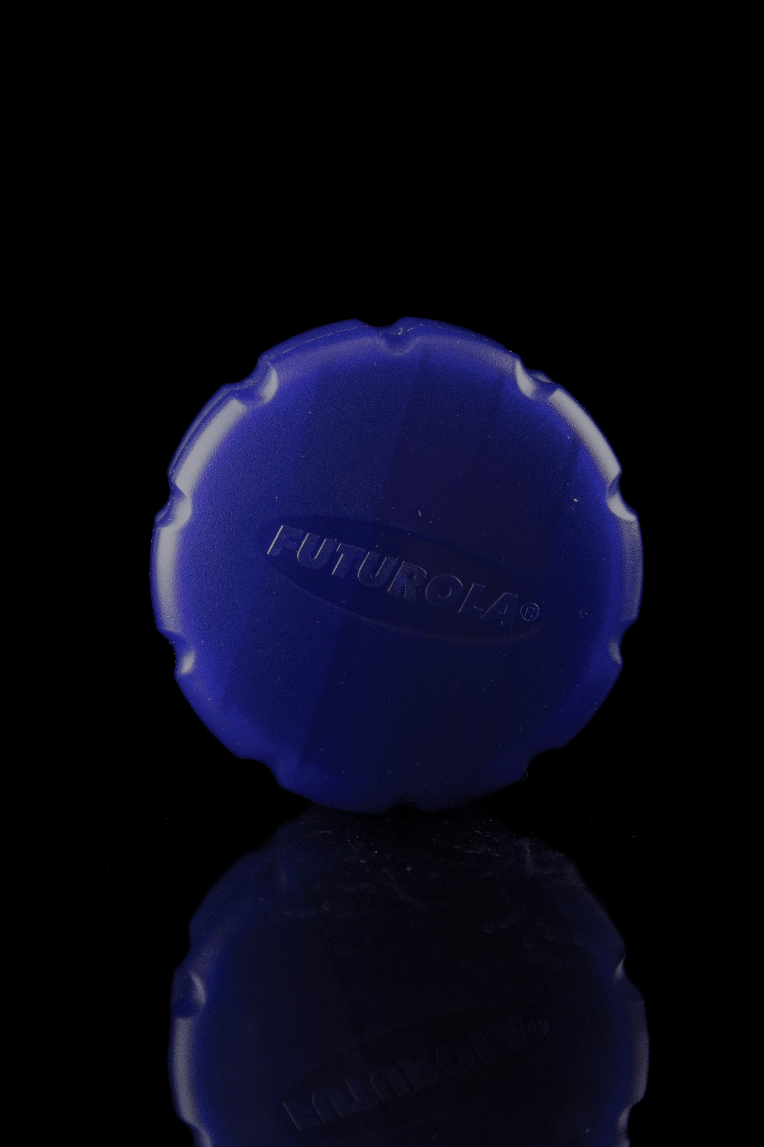 Futurola 63mm 2-Piece Plastic Herbal Grinder: Your Ideal Grinding Companion
