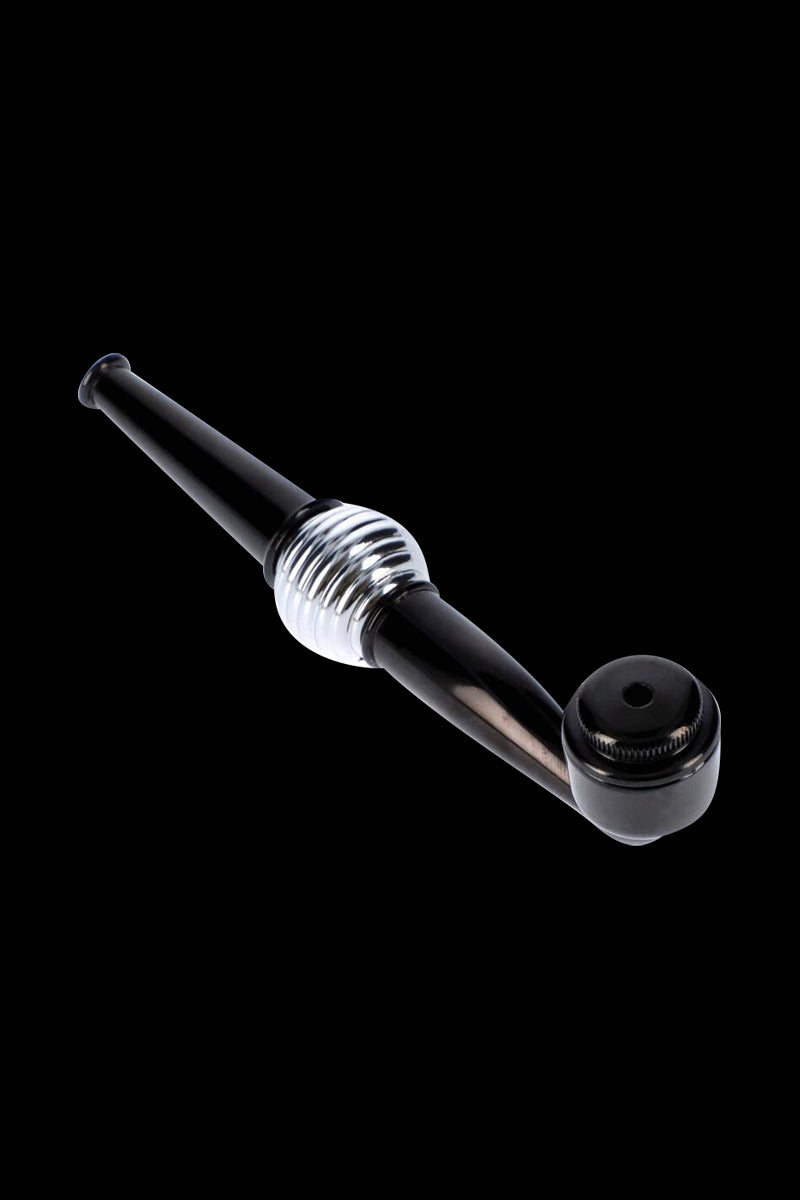 Grip-Friendly Metal Hand Pipe: A Simple Smoking Essential