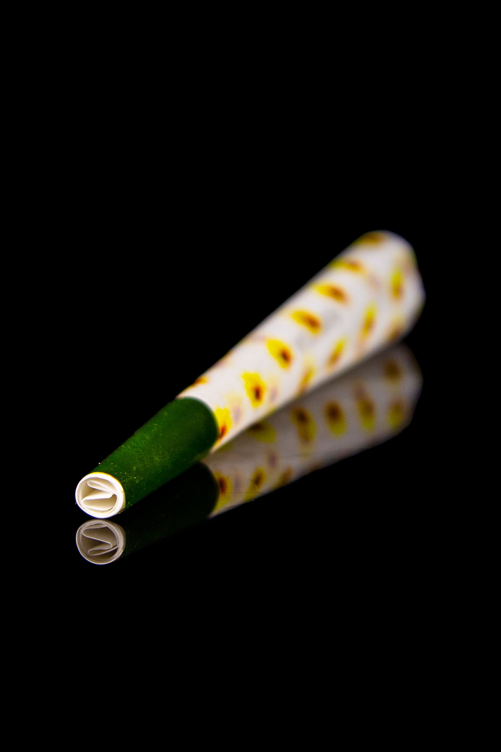 Blunt Babe Trays Sunflower Magic Pre - Rolled Cones
