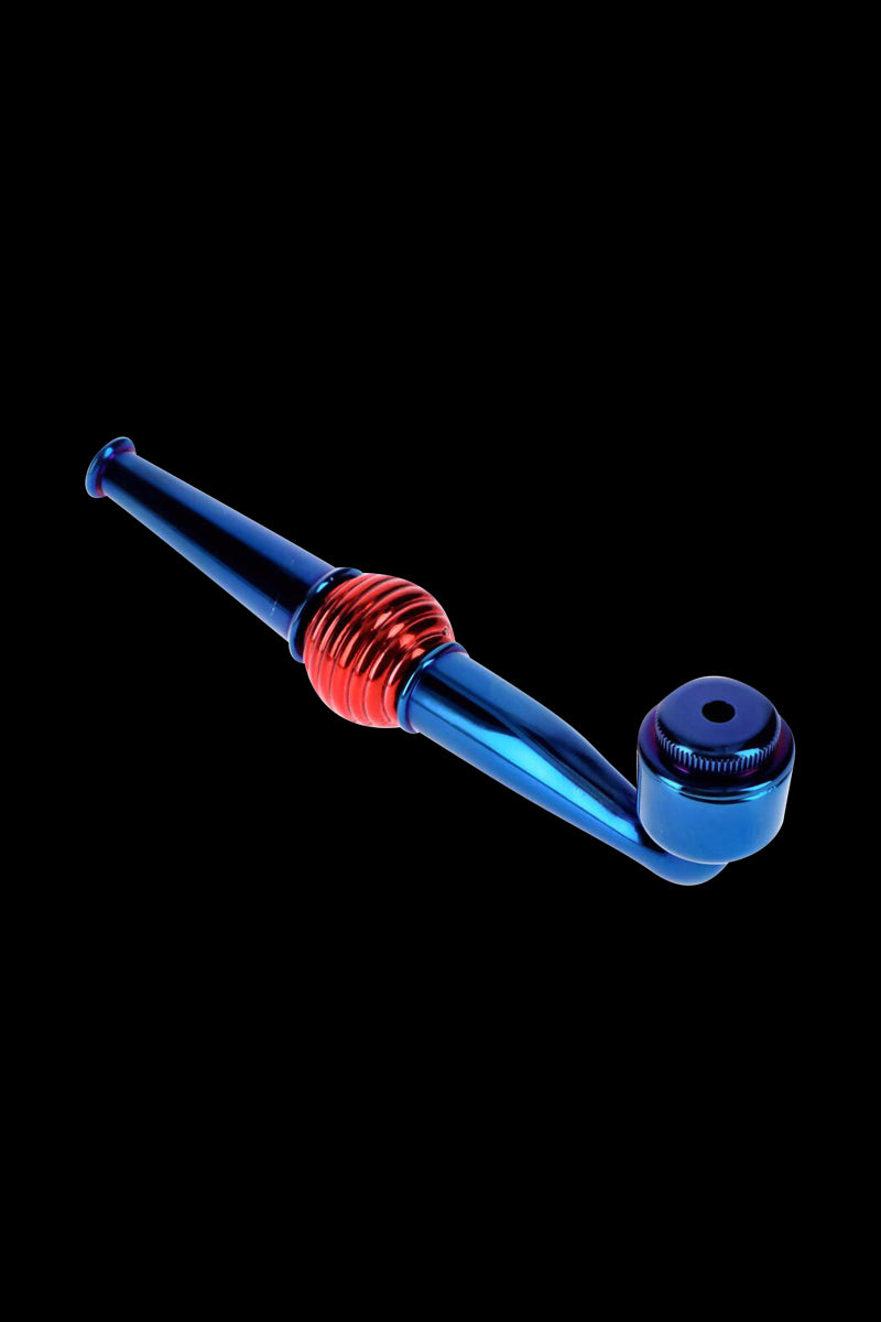 Grip-Friendly Metal Hand Pipe: A Simple Smoking Essential