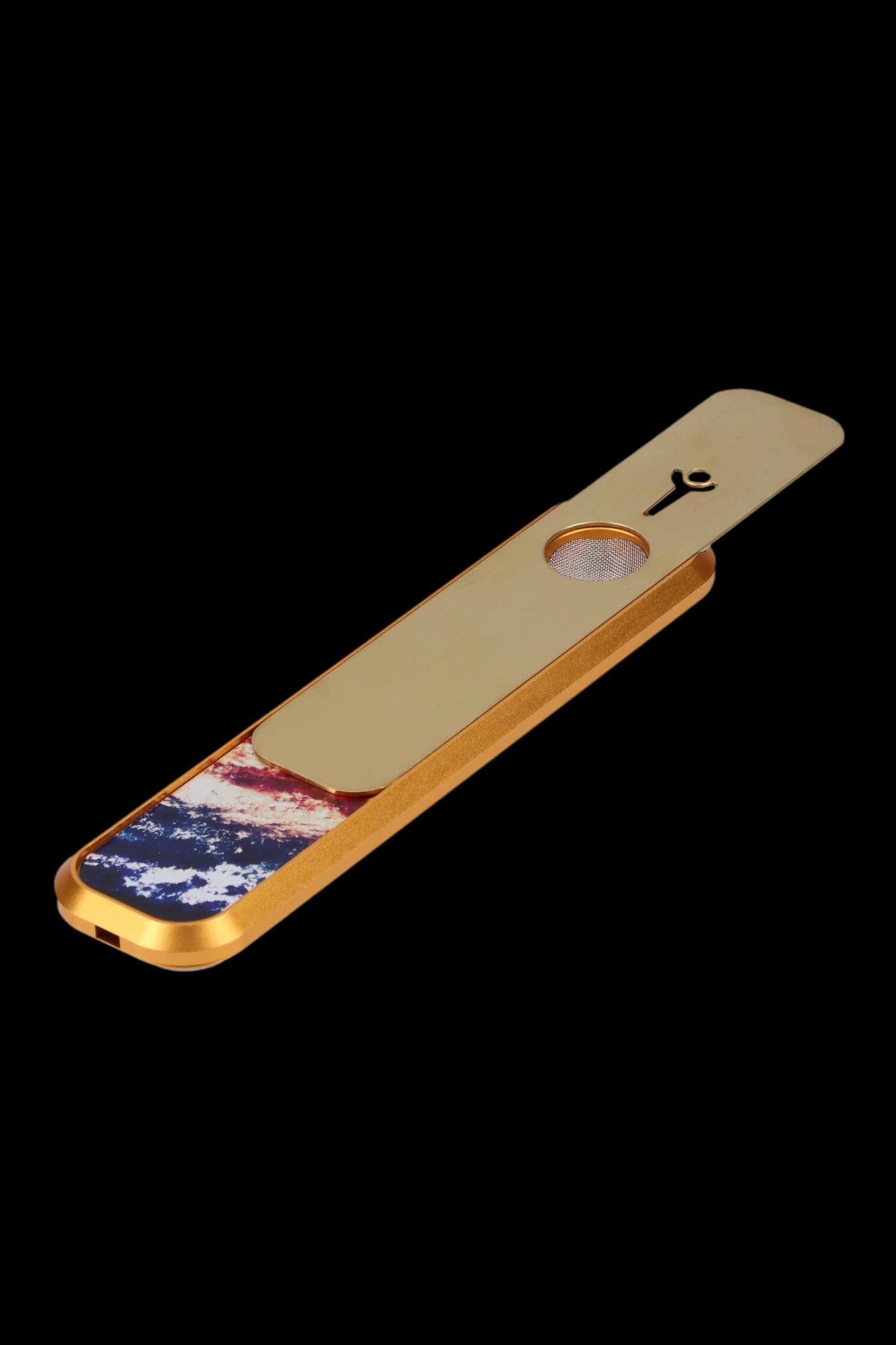 Famous Brandz x Genius Pipe Limited Edition: Out-of-this-World Smoking Experience
