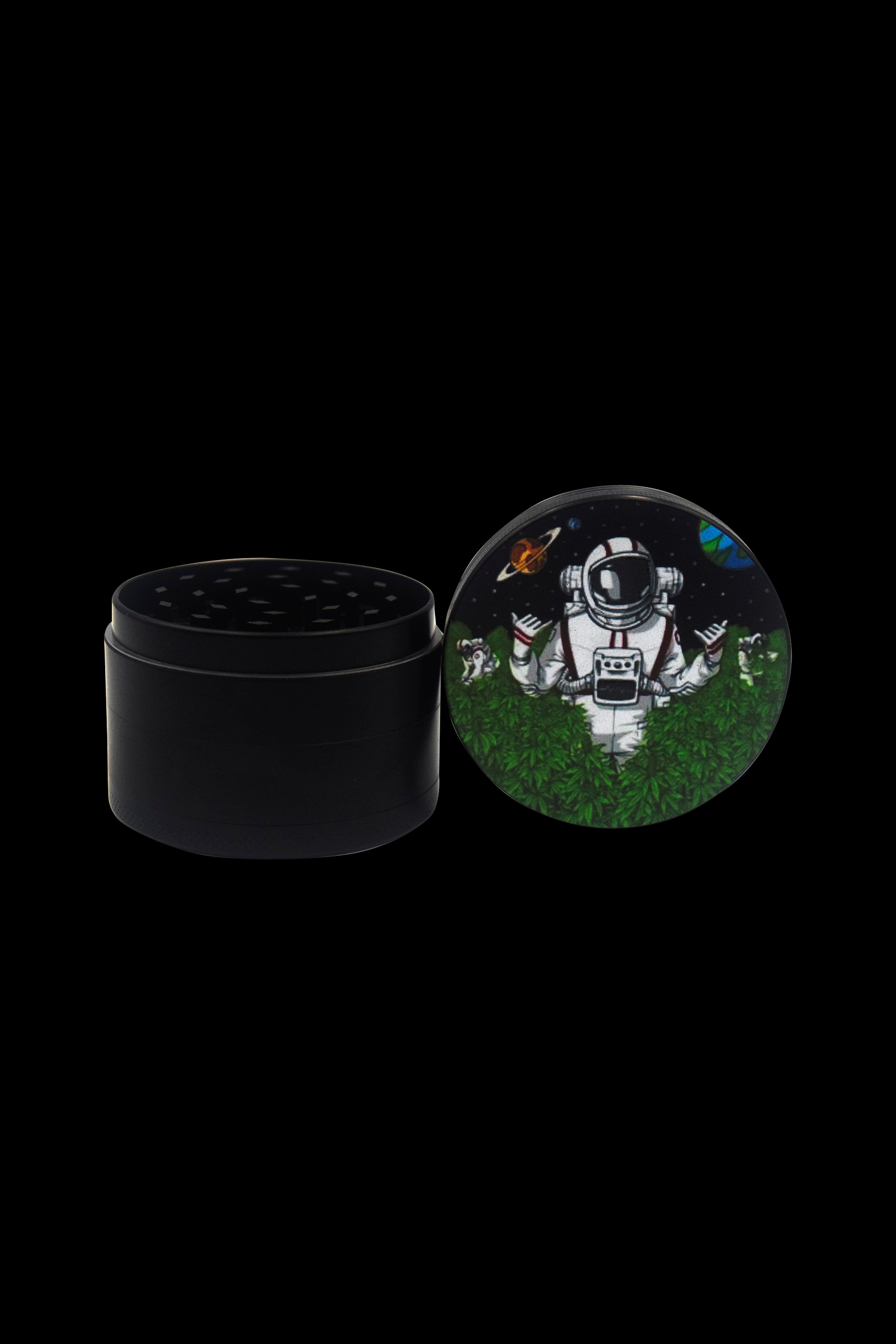 Cloud 8 4-Piece Space Man Grinder - Your Ultimate Grinding Companion