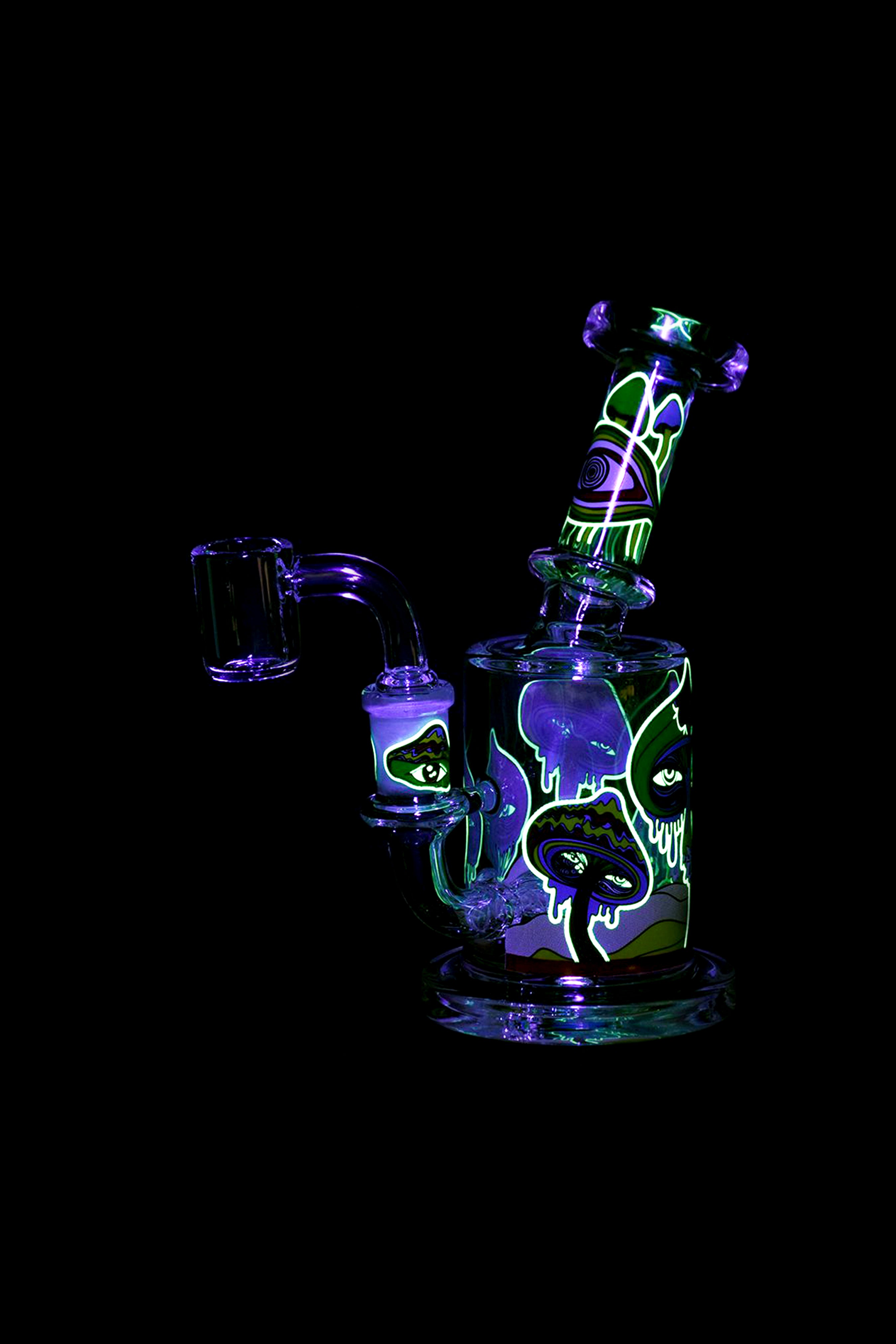Fungi Eyes Glow-in-the-Dark Dab Rig: A Mesmerizing Smoking Companion