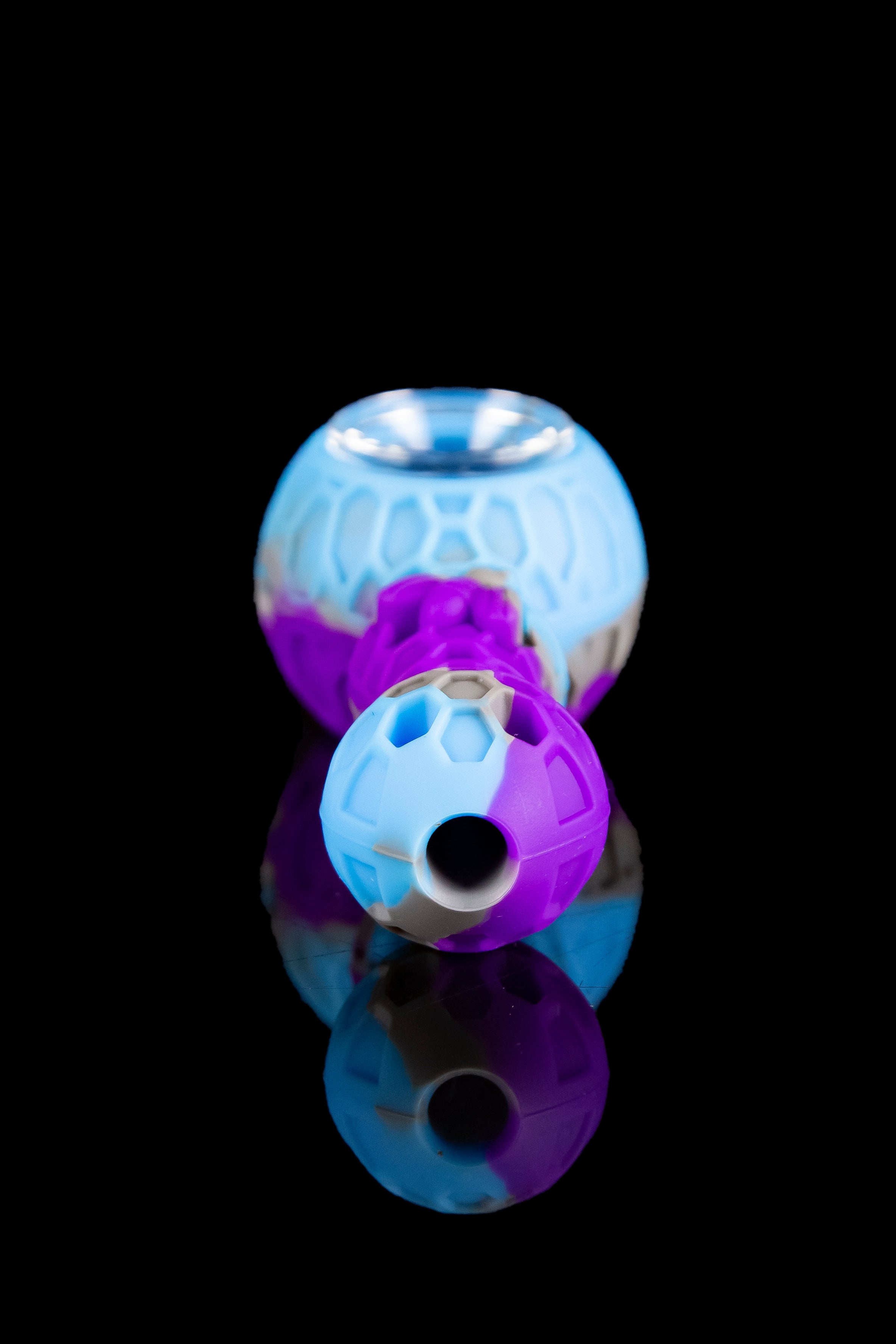 Cloud 8 Beehive Silicone Hand Pipe: Indestructible, Travel-Friendly & Fun!