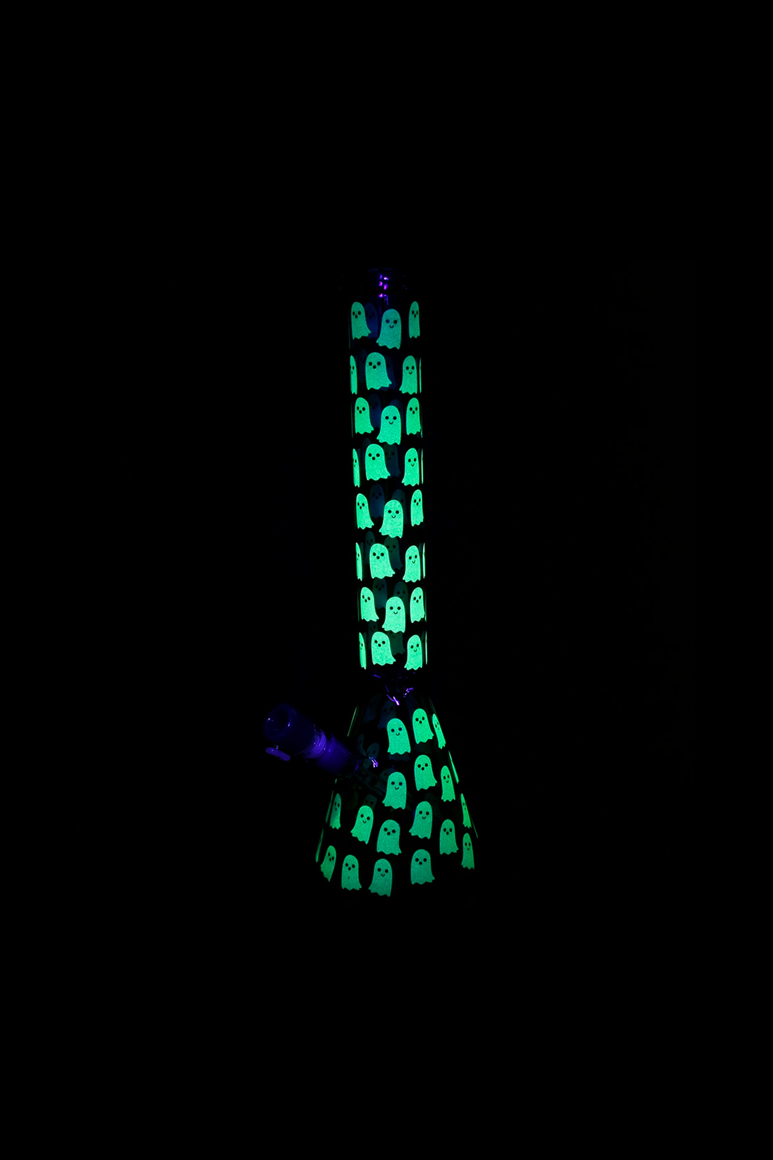 Spooky Glow Beaker Water Pipe - A Must - Have for Smoking Enthusiasts