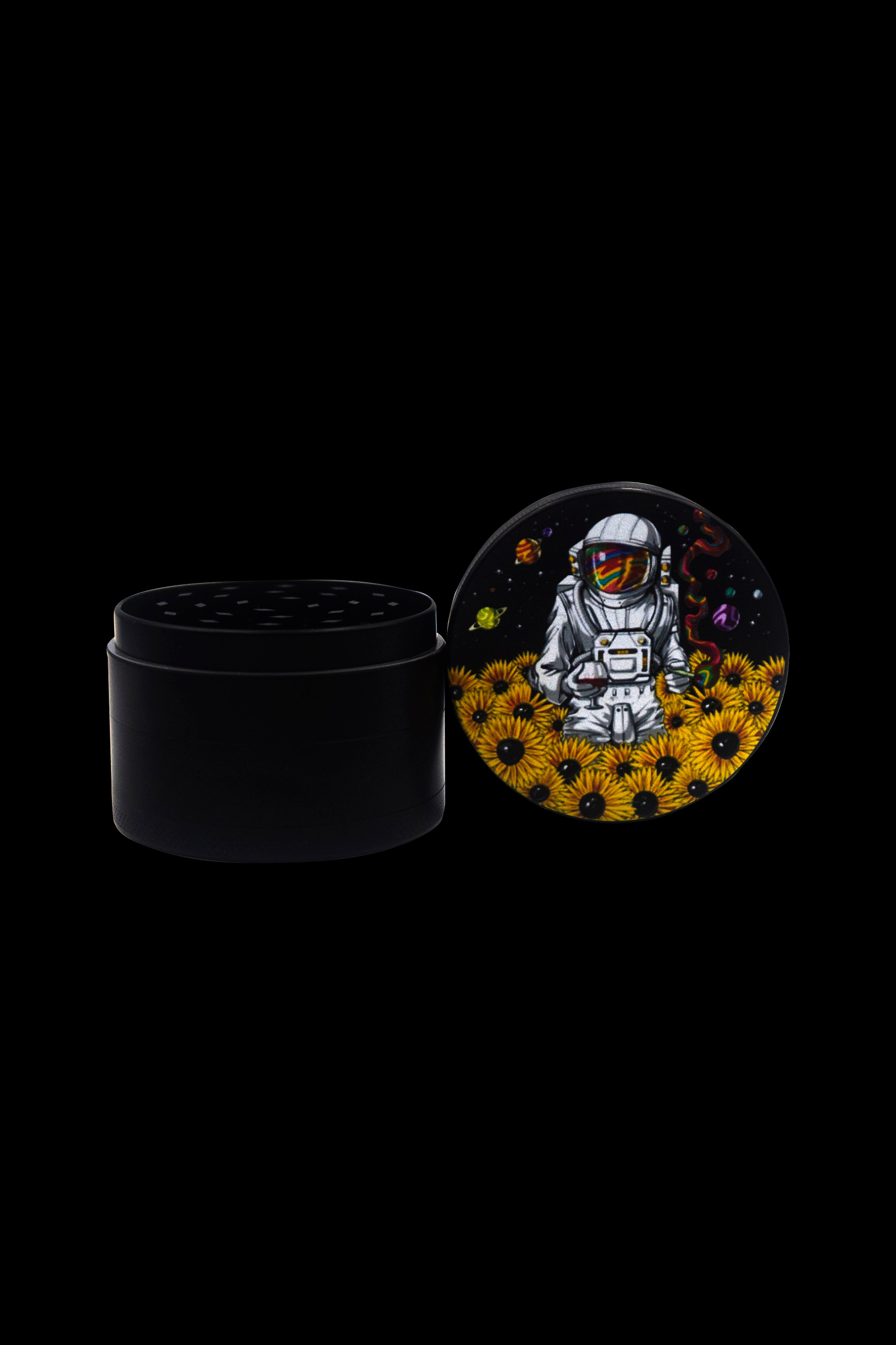 Cloud 8 4-Piece Space Man Grinder - Your Ultimate Grinding Companion