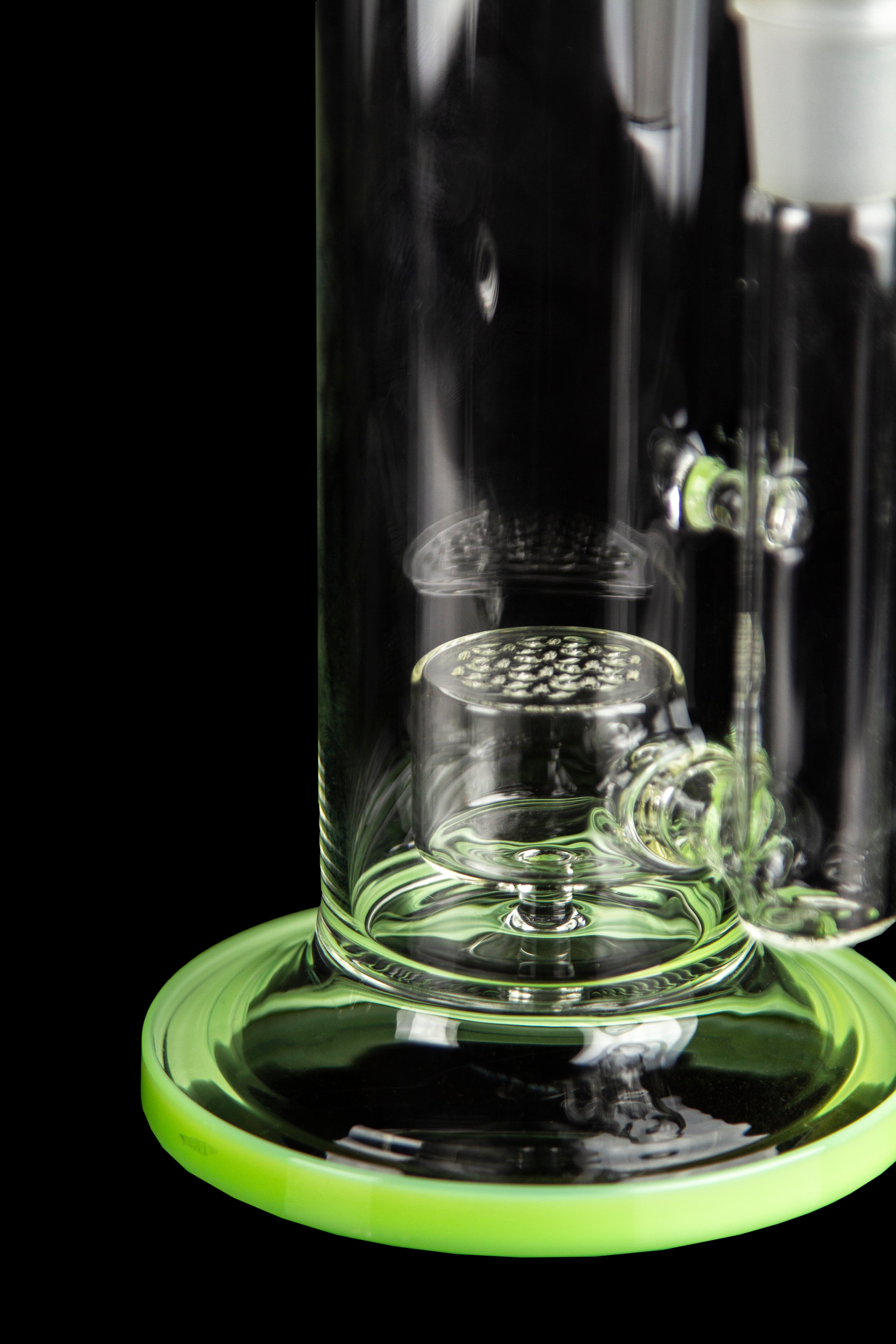 Calibear Susan: The Stylish Bent Neck Dual Perc Stemless Water Pipe with Colorful Accents