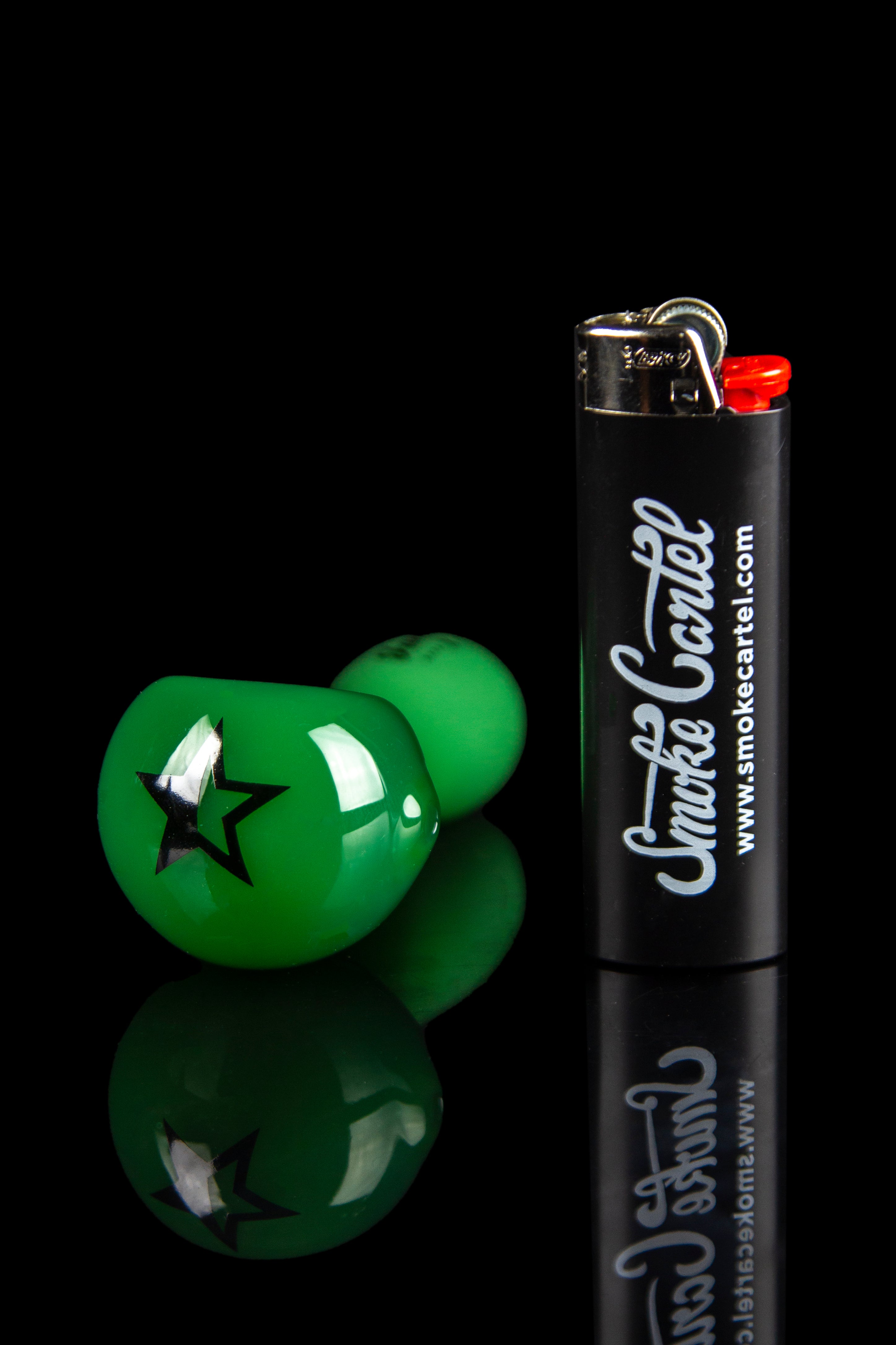 Famous X Premium Spoon Hand Pipe - Your On - the - Go Smoking Essential