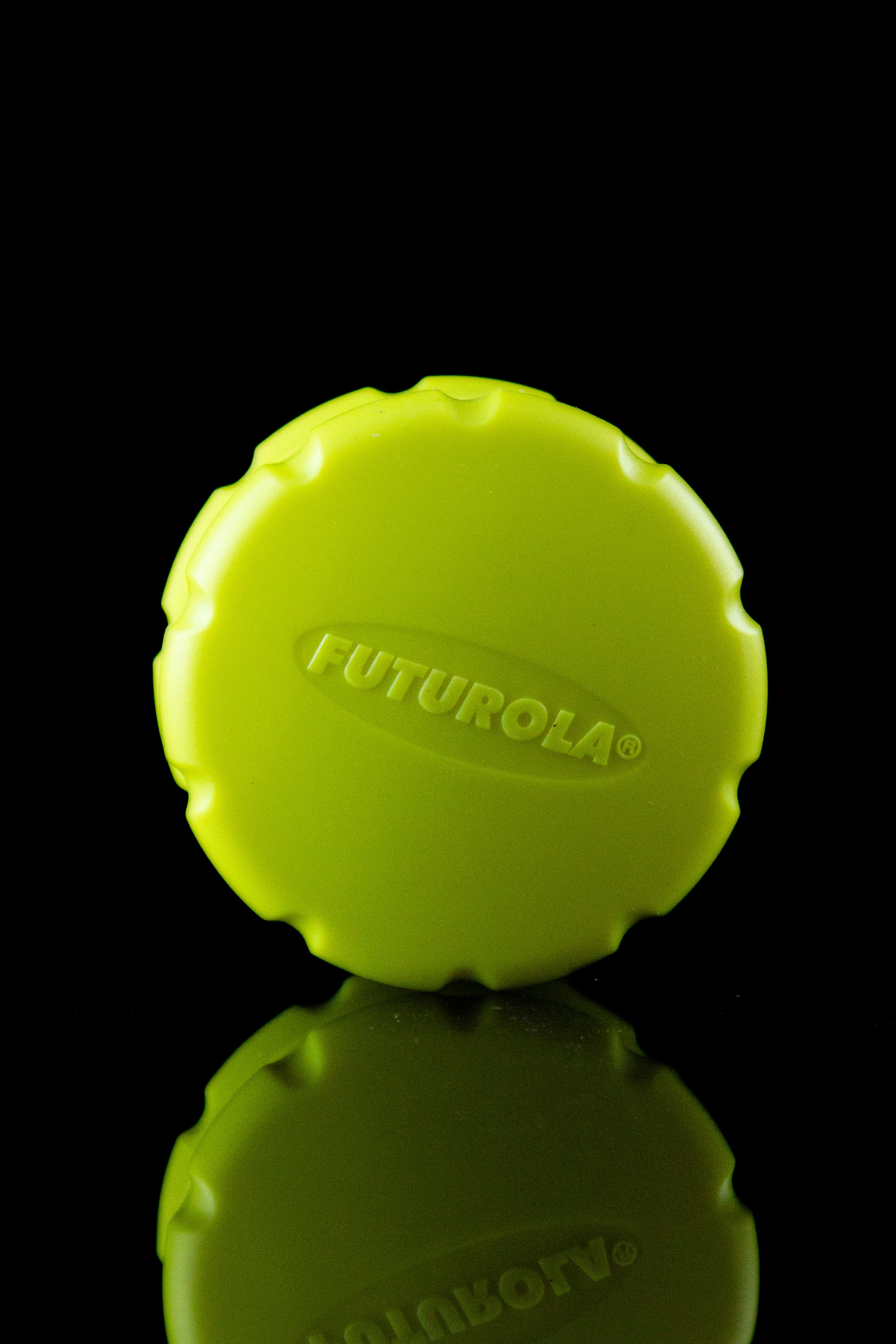 Futurola 63mm 2-Piece Plastic Herbal Grinder: Your Ideal Grinding Companion