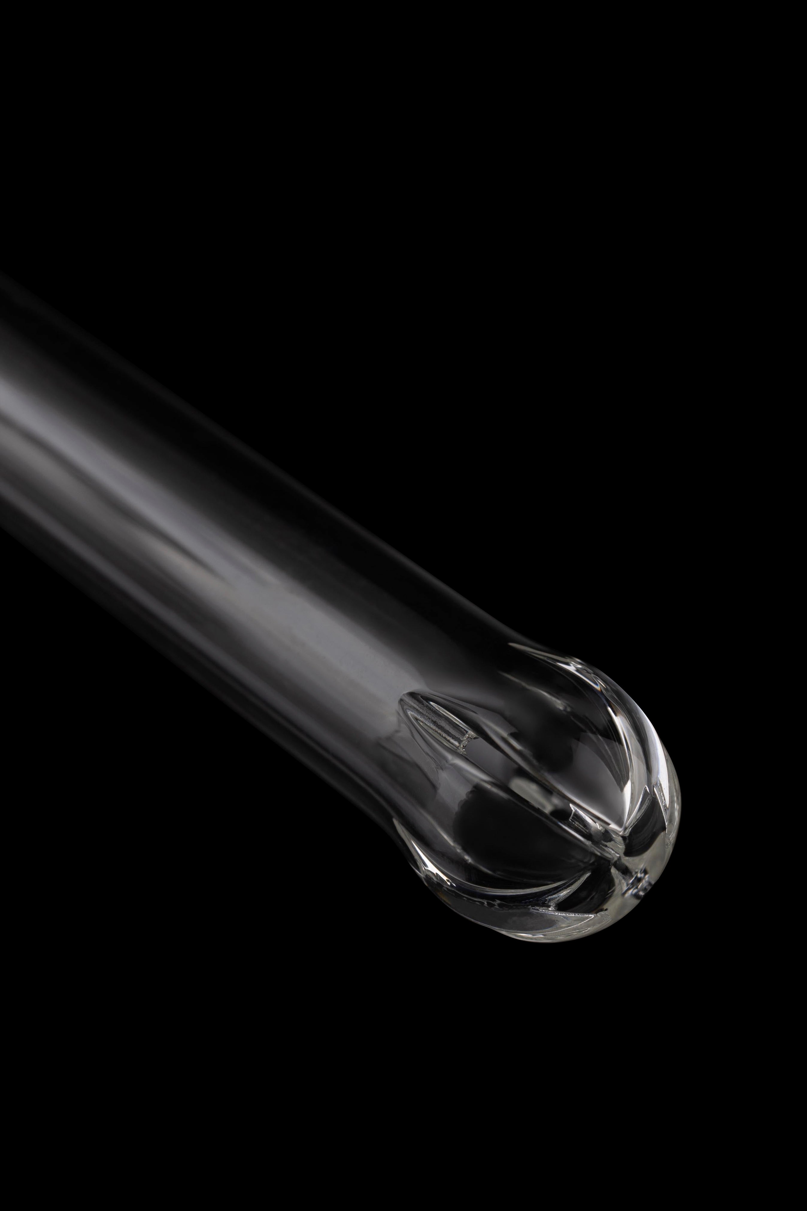 Bongz Magnetic Water Pipe - An Amazing Smoking Companion