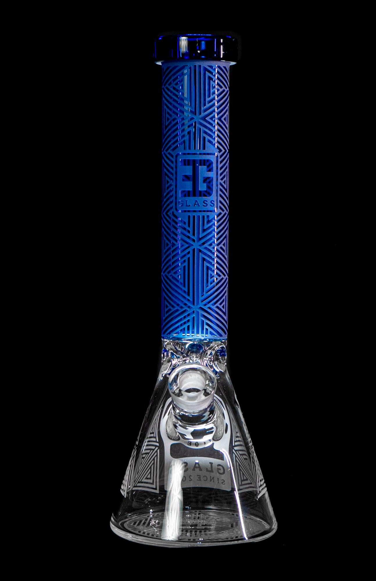 EG Glass Diamond Triangle Water Pipe - A Stunning Daily Smoking Companion