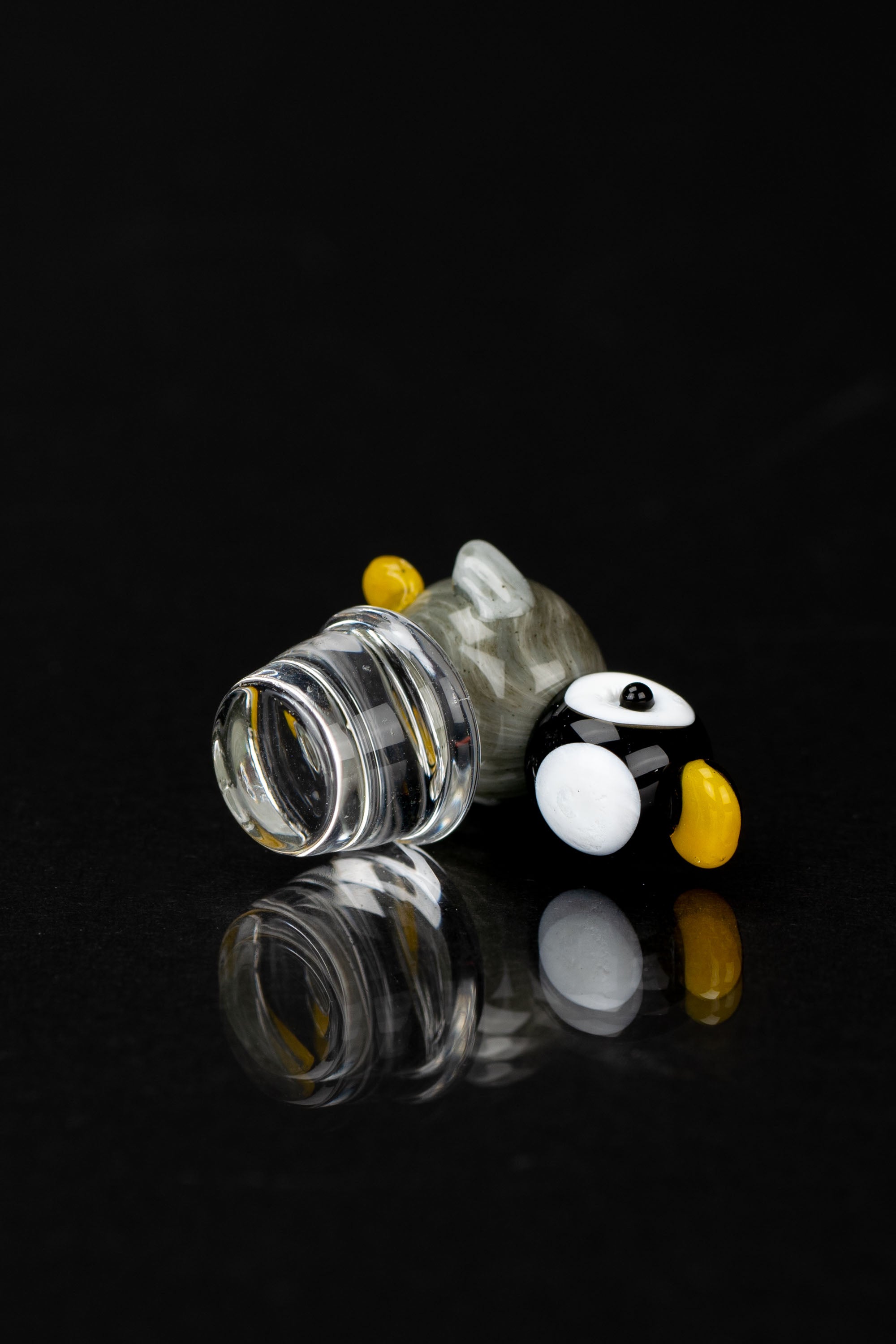 Empire Glassworks Penguin Puffco Peak Pro Carb Cap - A Stunning Vaping Accessory