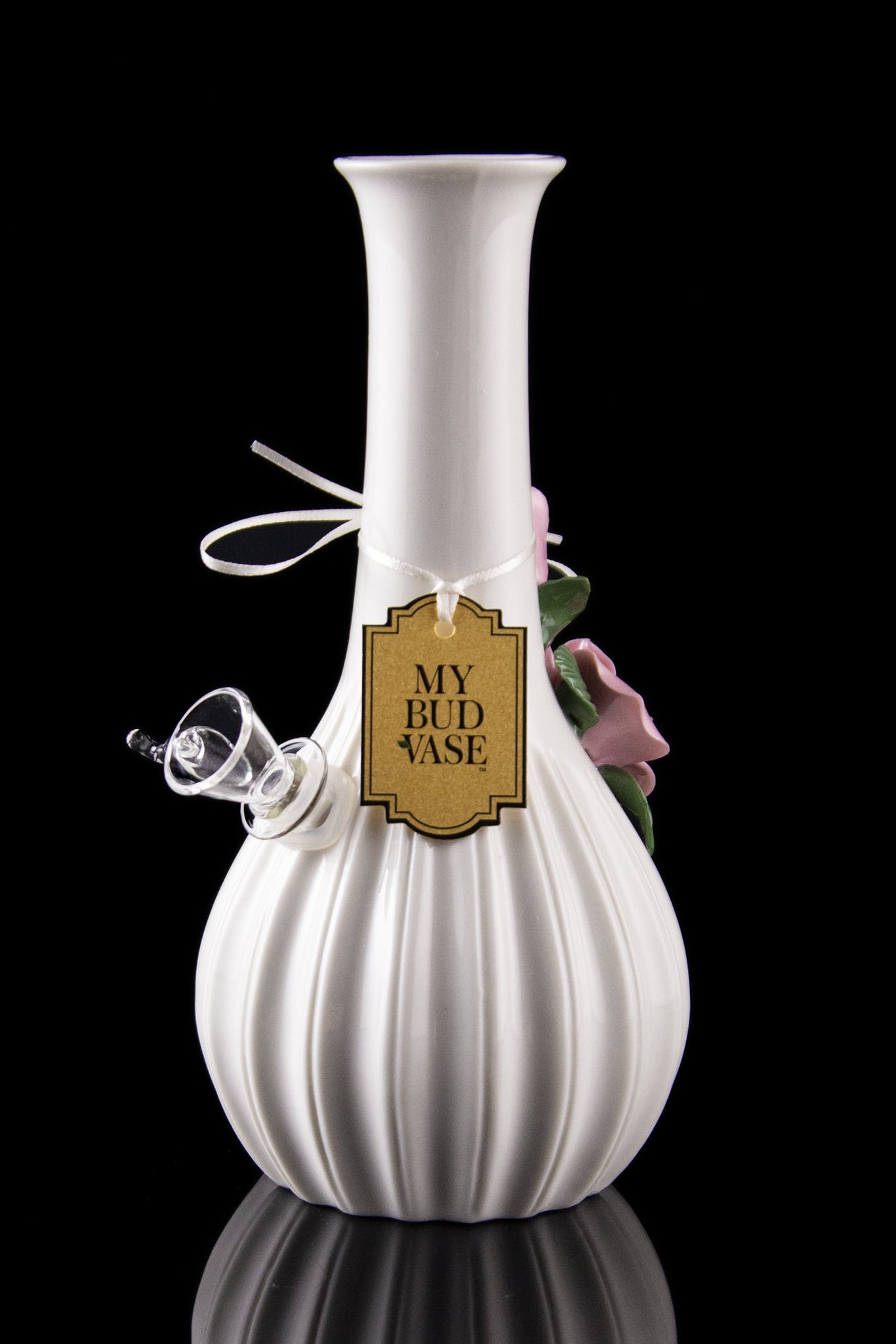 Exquisite Rose Porcelain Vase Water Pipe - A Timeless Beauty