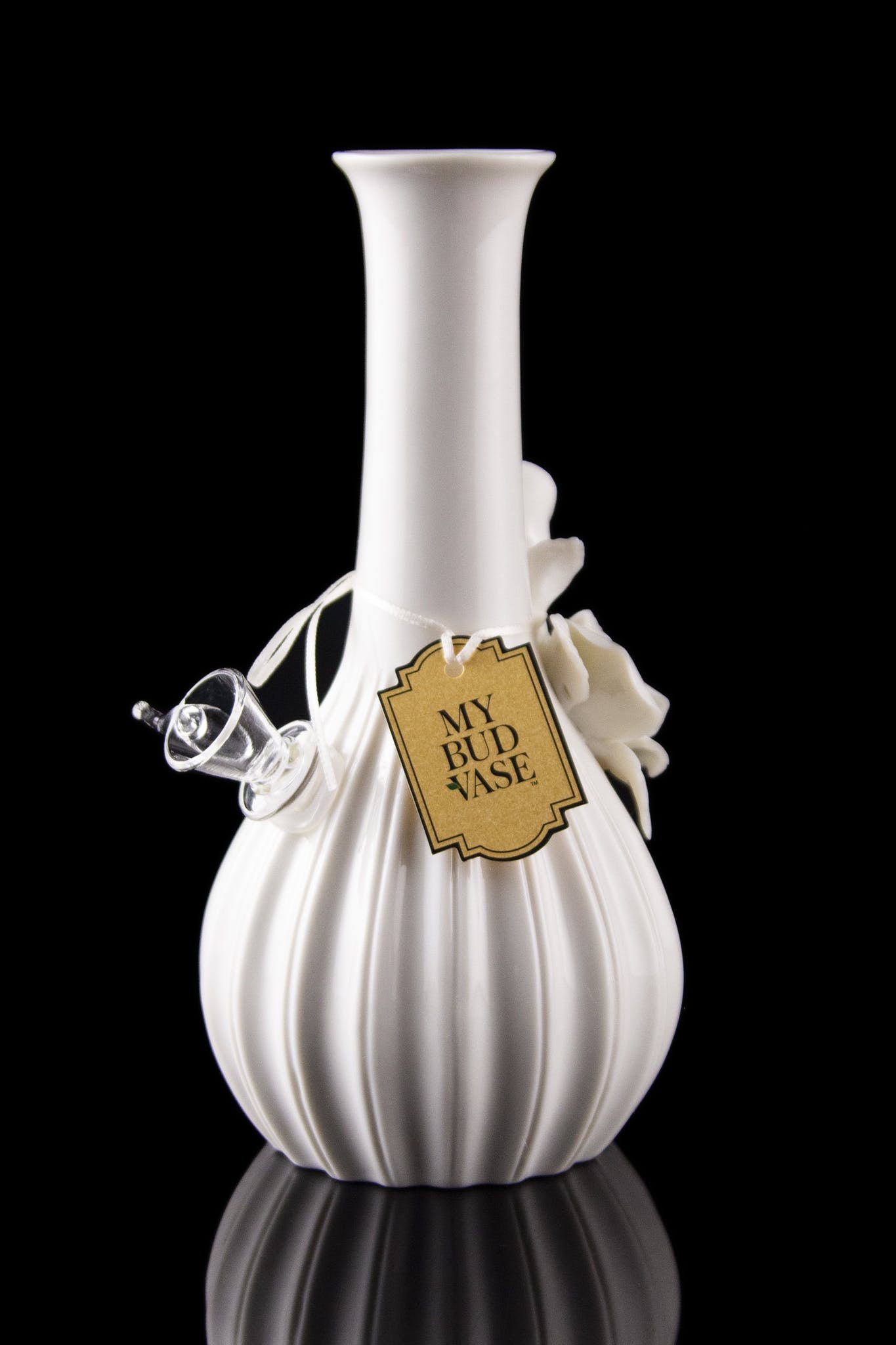 Exquisite Rose Porcelain Vase Water Pipe - A Timeless Beauty