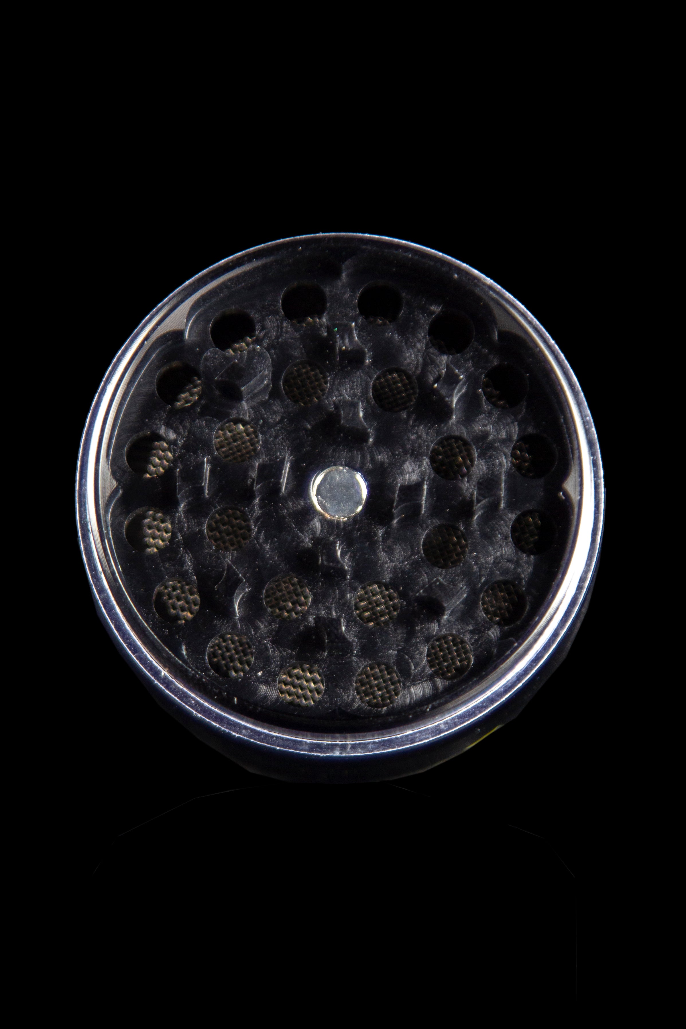 Guns N' Roses Attitude 4-Piece Dry Herb Grinder - Rock Your Herb Grinding!