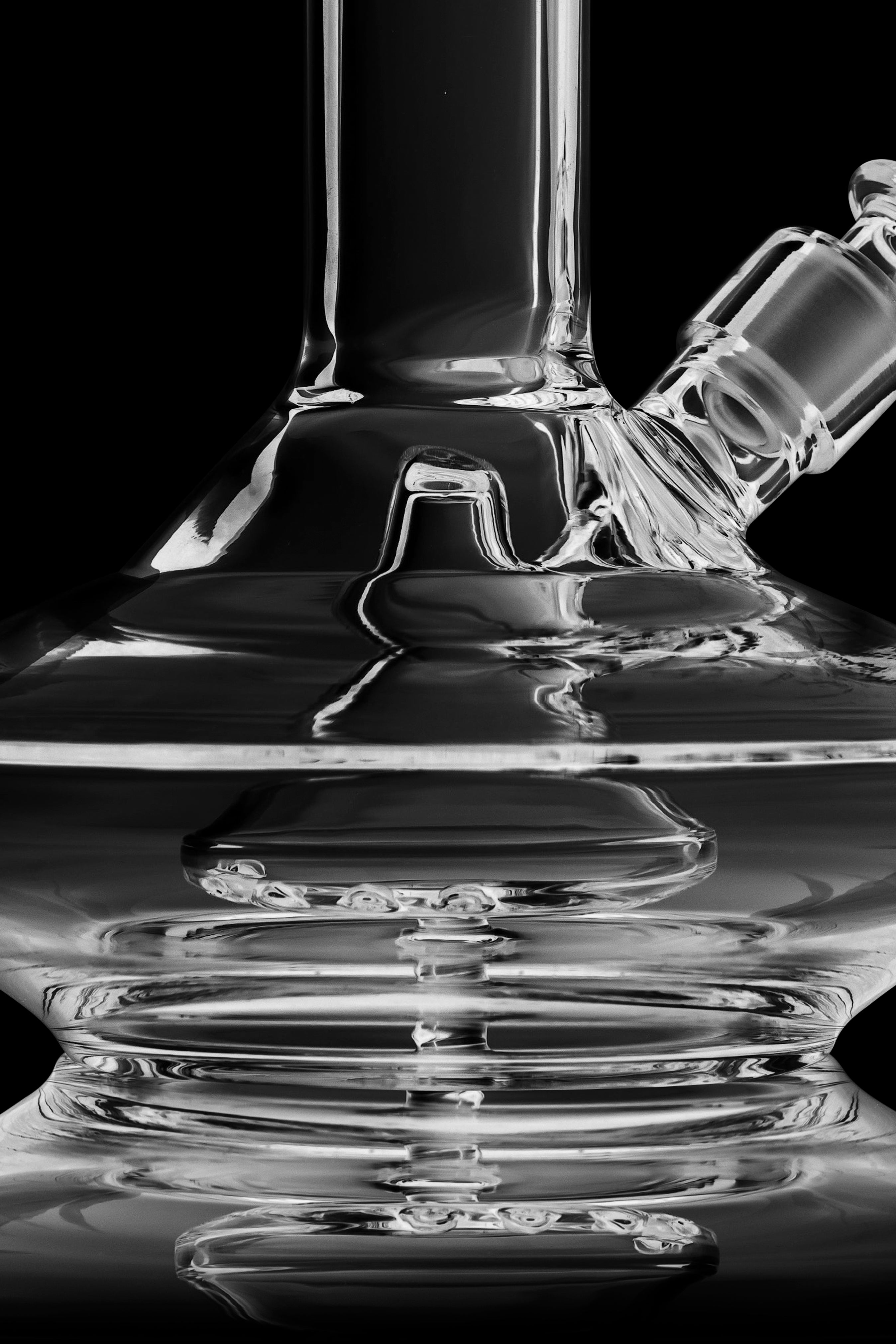 GRAV Small Wide Base Water Pipe - A Must - Have for Smooth Smoking