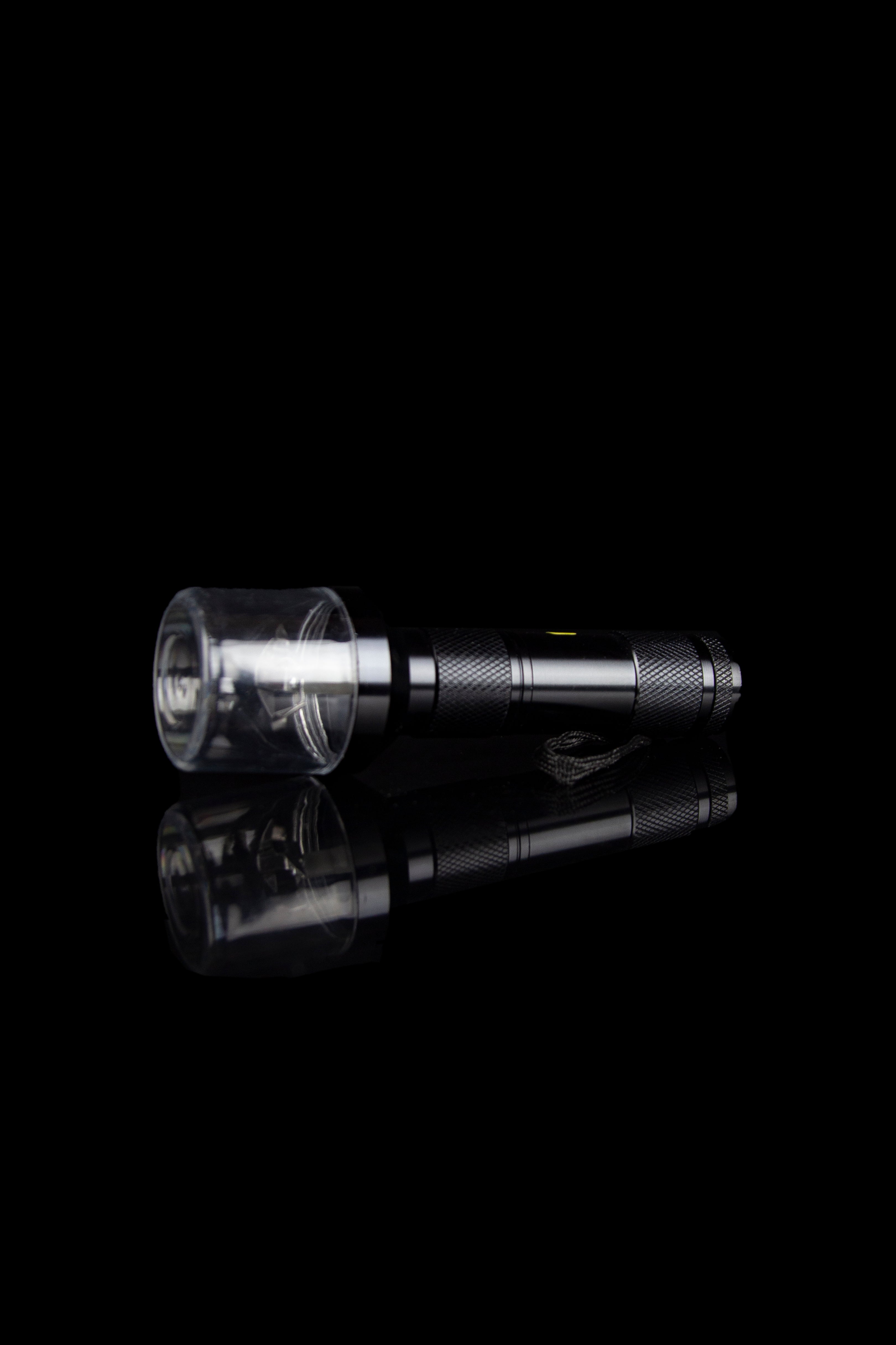 Cloud 8 Powerhouse Battery Grinder: The Ultimate Herb Grinding Solution