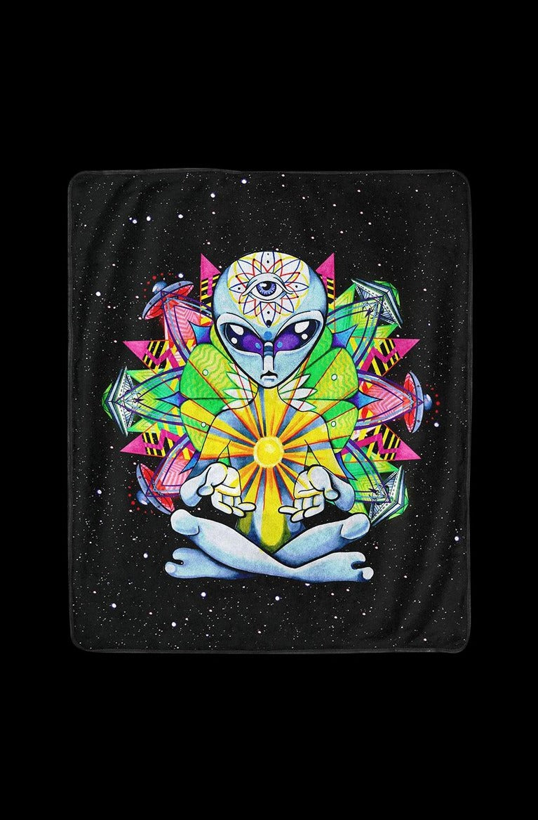Pulsar Psychedelic Alien Fleece Throw Blanket - Add a Splash of Color to Your Space!