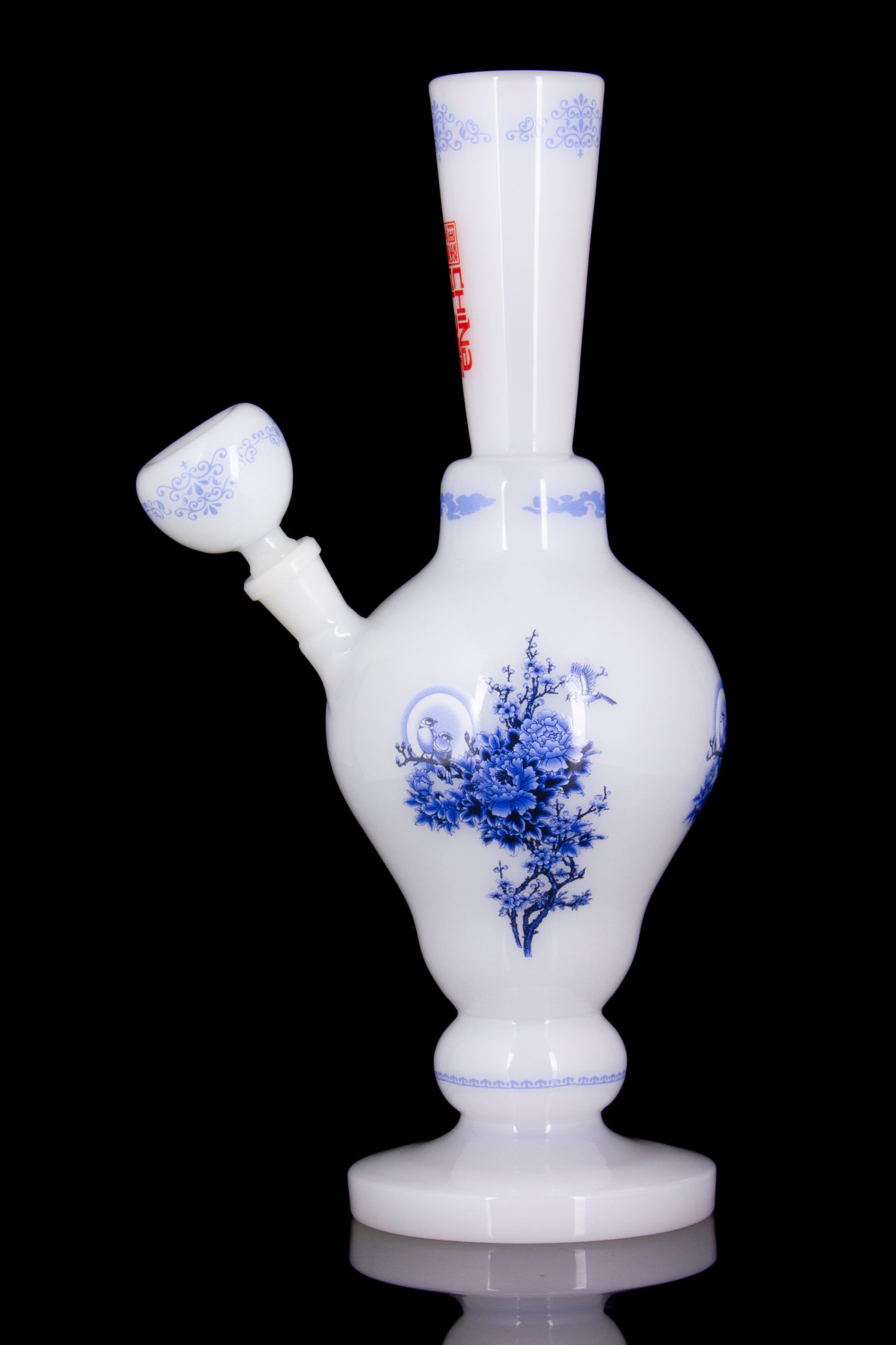 Stunning Ornate Chinese Vase Glass Bong from the Cao Cao Dynasty