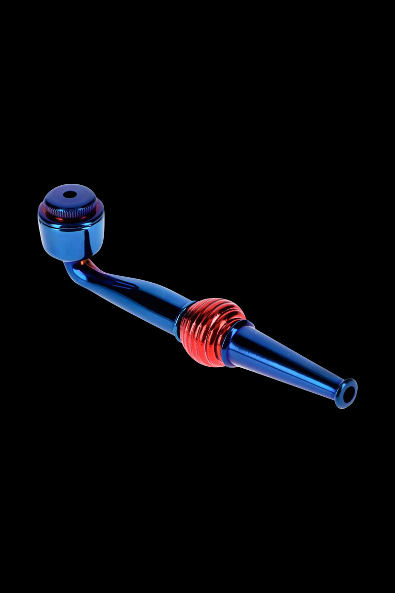 Grip-Friendly Metal Hand Pipe: A Simple Smoking Essential