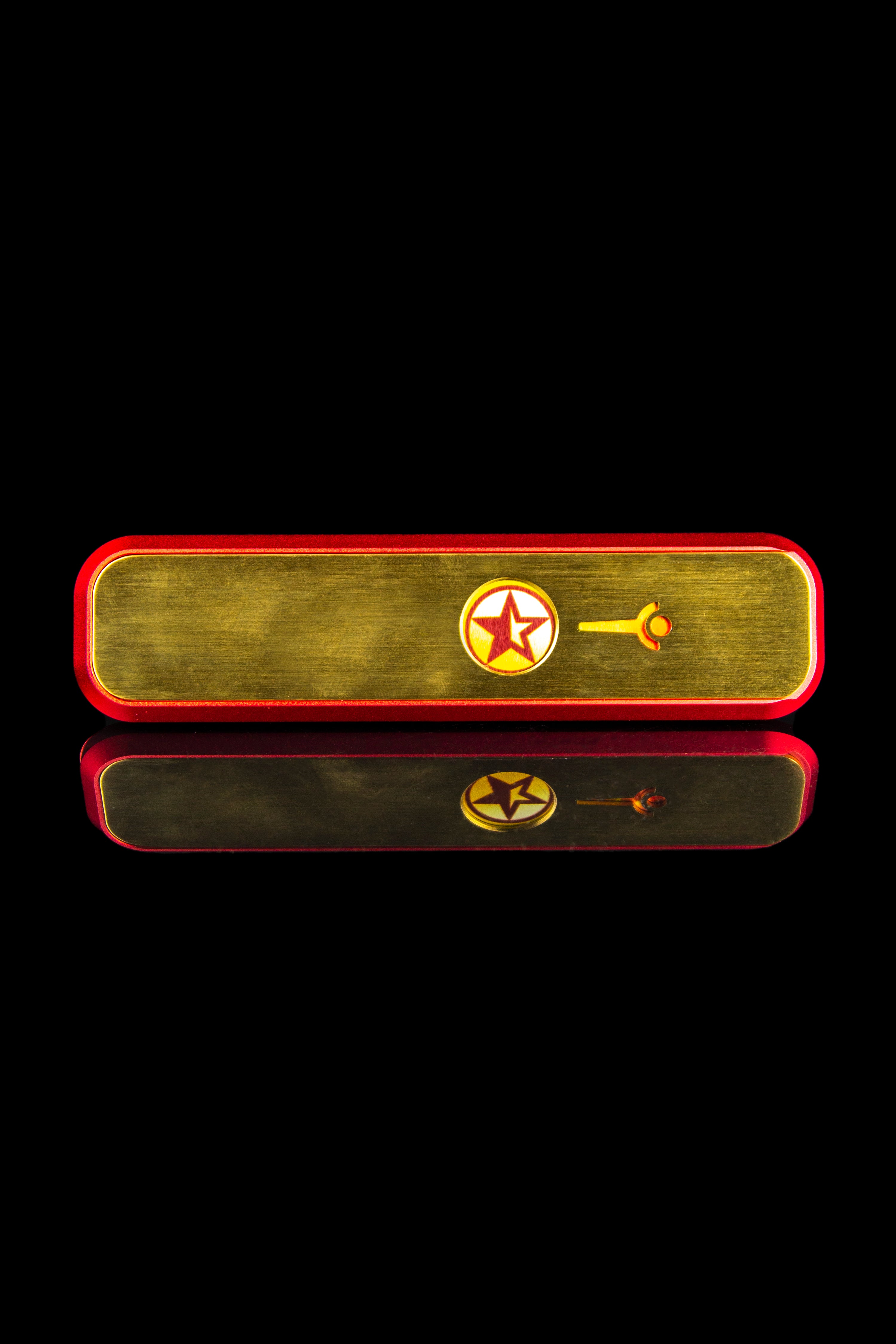 Famous Brandz x Genius Pipe Limited Edition: Out-of-this-World Smoking Experience