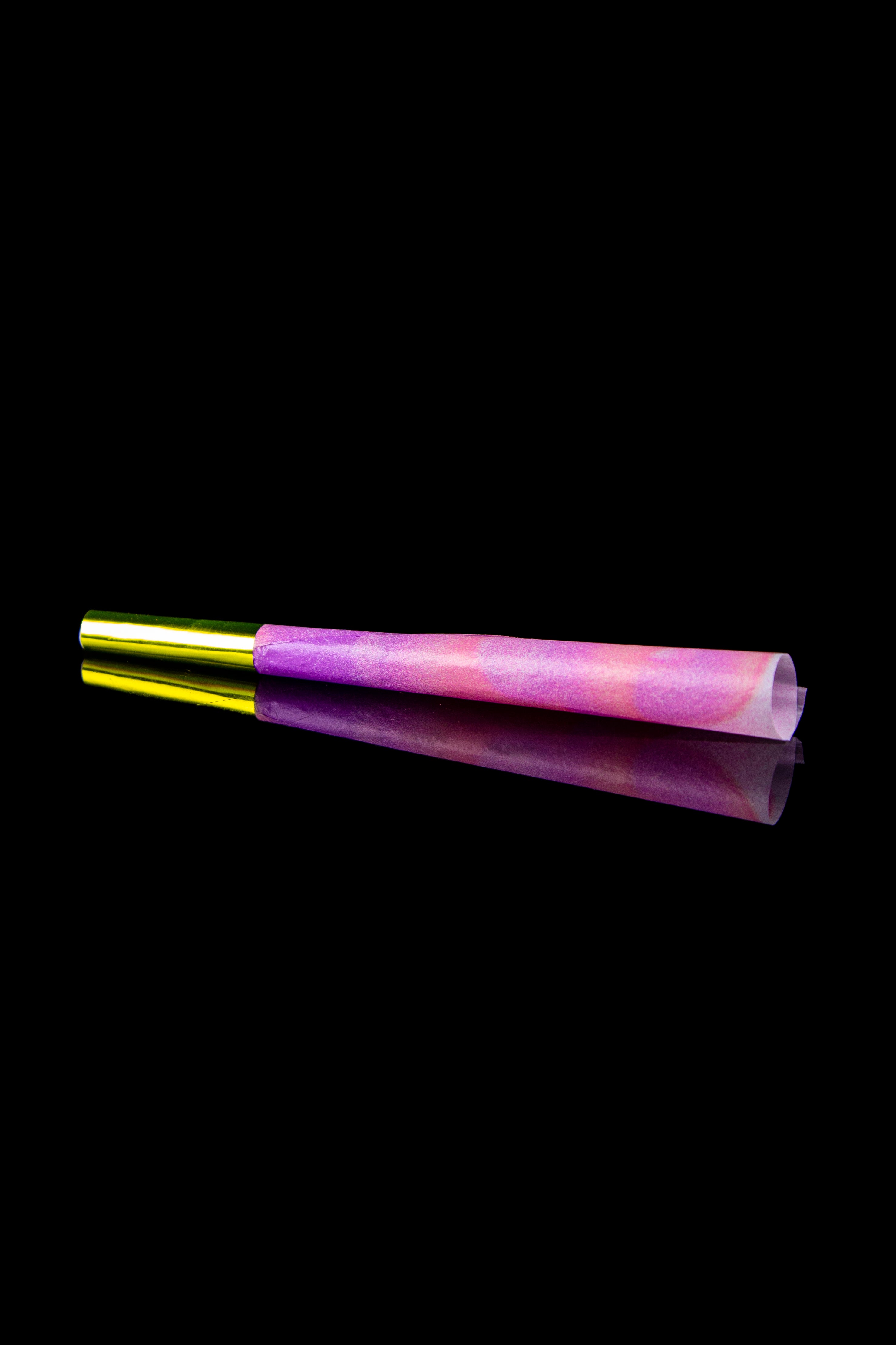 Blunt Babe Trays Pink Tie - Dye Pre - Rolled Cones: Colorful Smoking Delight